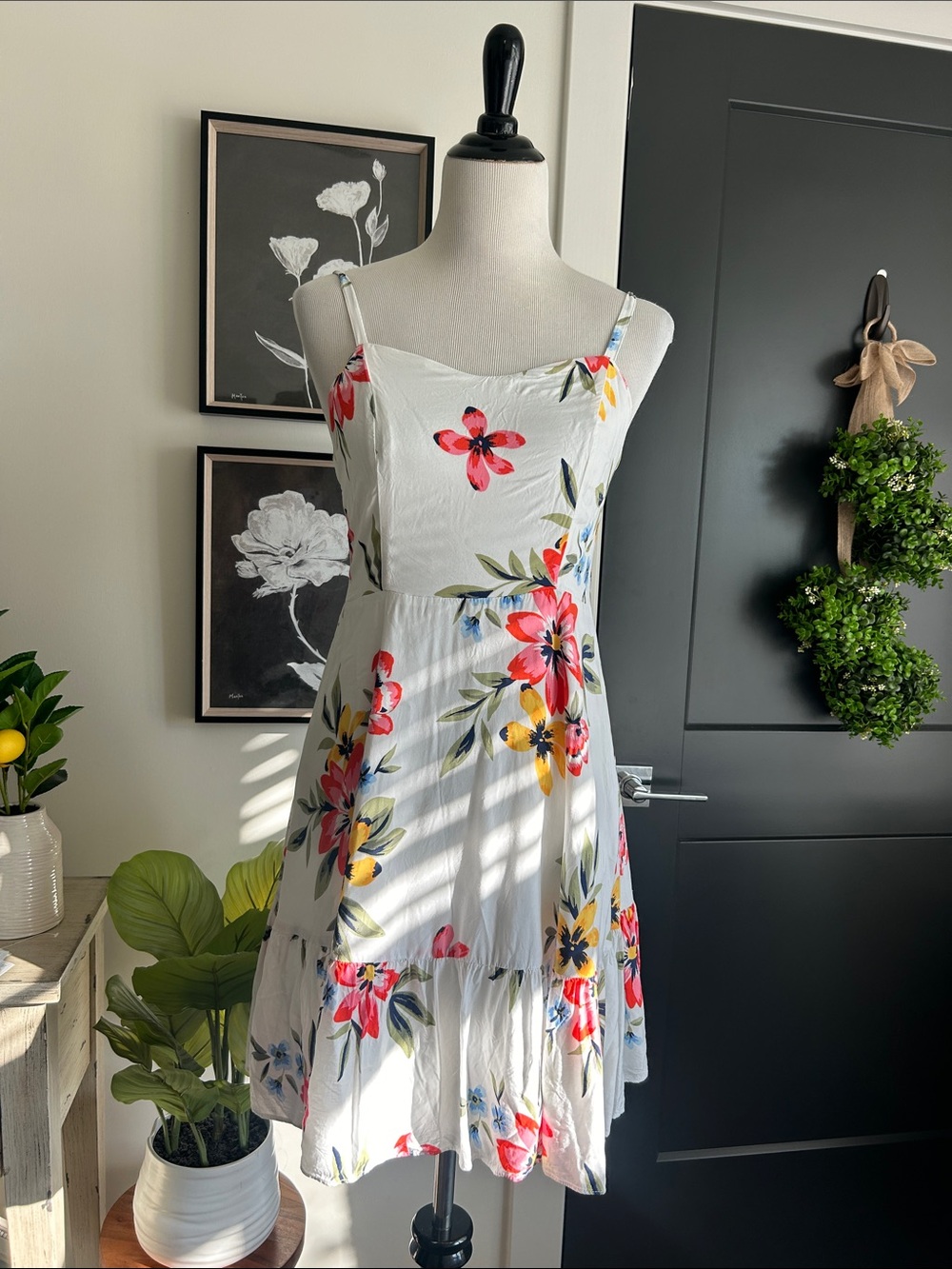 🌺🌼 M Floral Spaghetti-Strap Sundress - White with Pink & Yellow Blooms